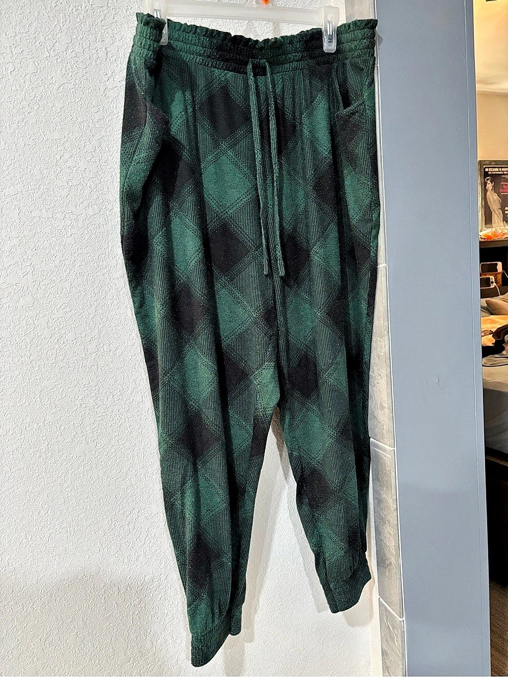 Maurices Plaid Jogger Pajama Pants in Green & Black XXL Short